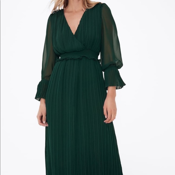Nwt Zara Emerald Green Pleated Midi 